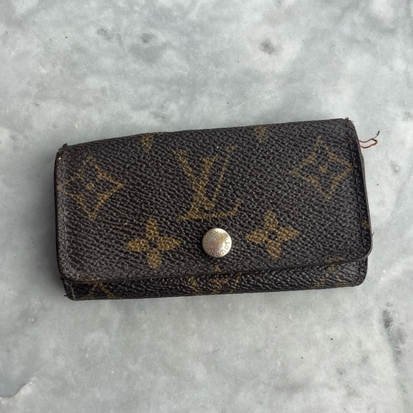 Louis Vuitton Monogram Brown Four Key Holder TH0096 - Picture 1 of 15